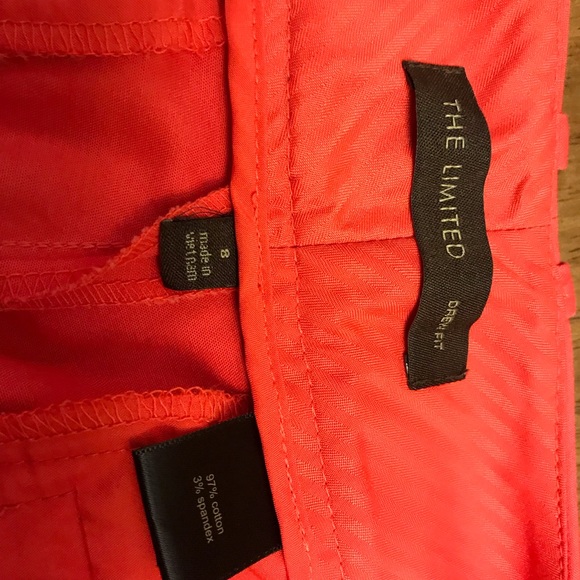 The Limited orange shorts with a cuff in size 8. - Picture 4 of 4